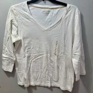St. John's Bay Classic White Long Sleeve V-Neck Tee, Size XL, NWT